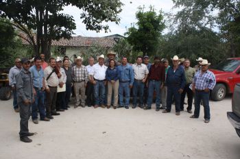 Productores y asistentes tras concluir el curso.